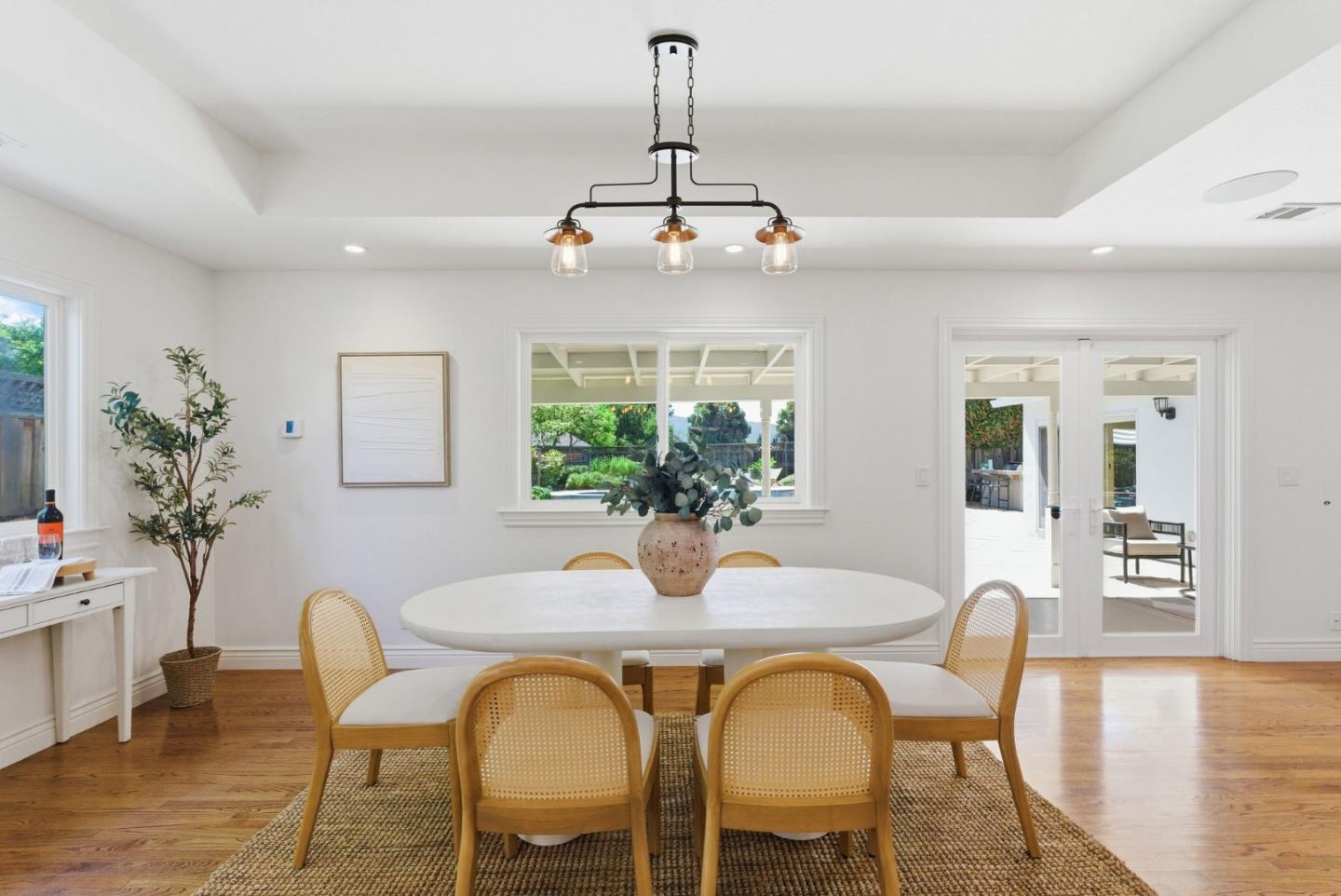 953 West Cardinal Drive