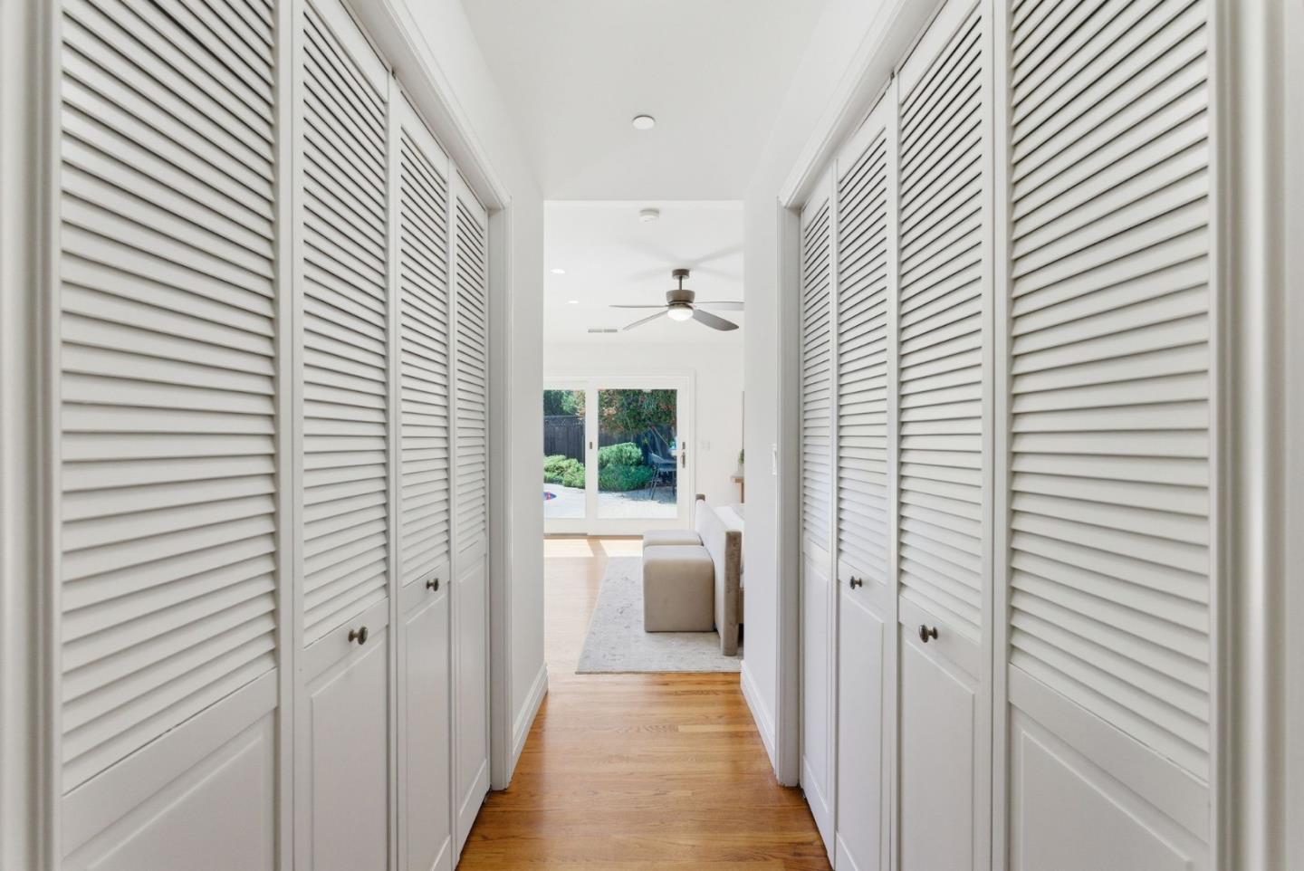 953 West Cardinal Drive