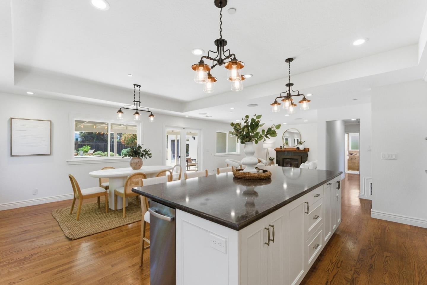 953 West Cardinal Drive