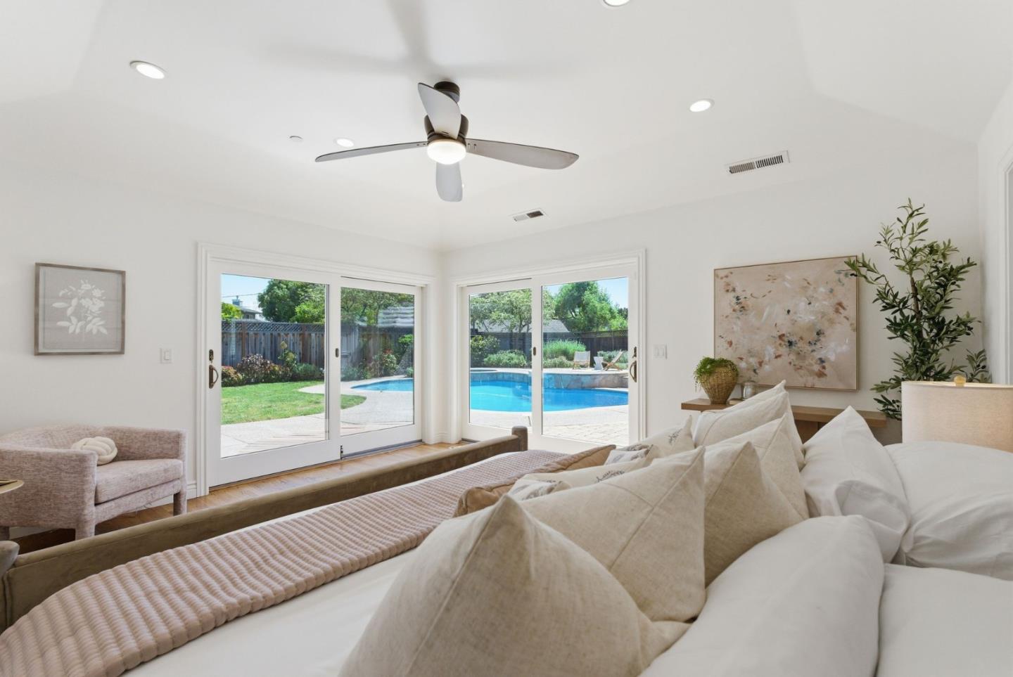 953 West Cardinal Drive