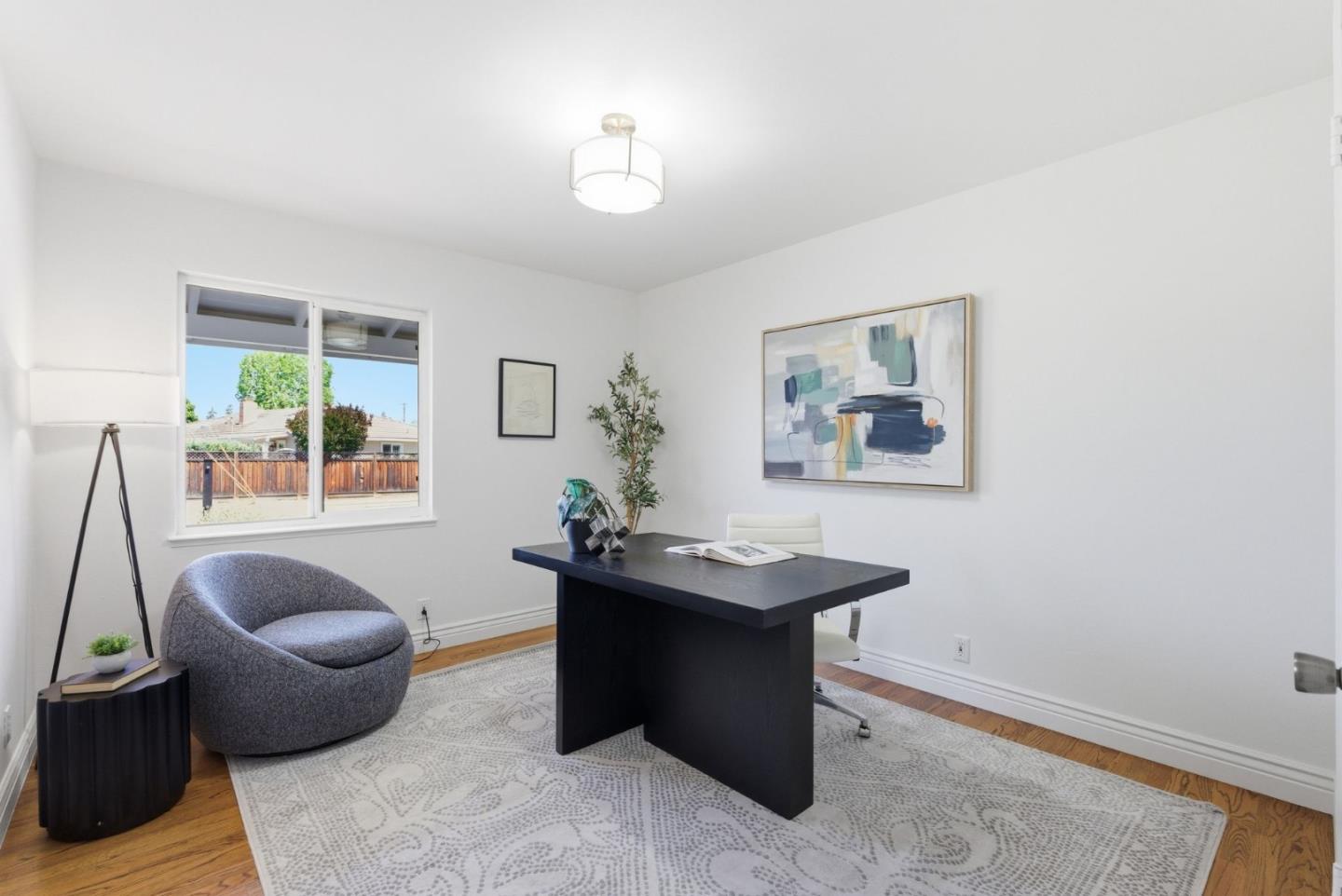 953 West Cardinal Drive