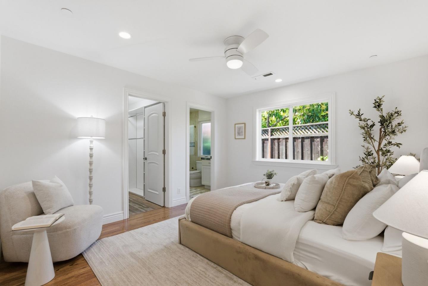 953 West Cardinal Drive