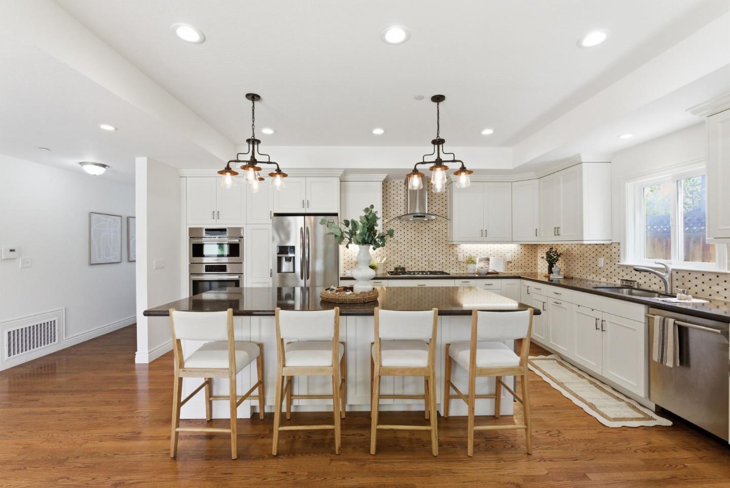 953 West Cardinal Drive