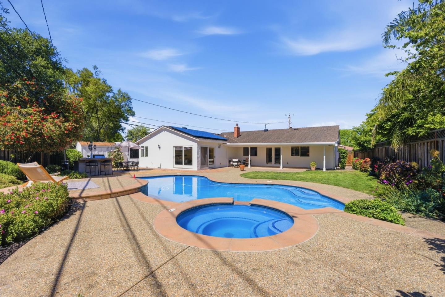 953 West Cardinal Drive