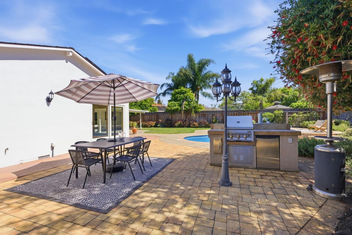 953 West Cardinal Drive