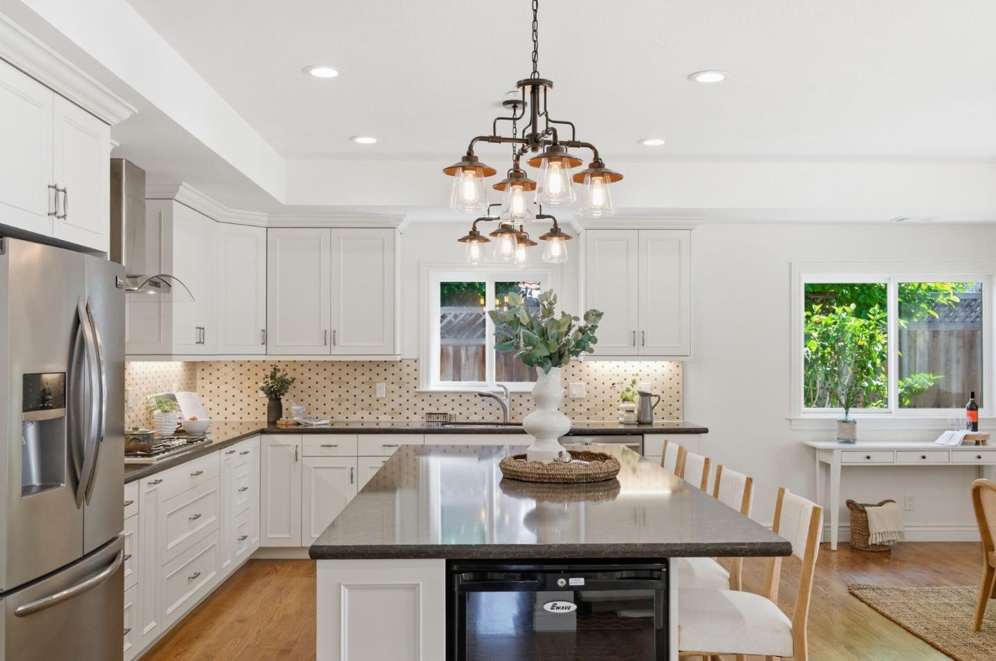 953 West Cardinal Drive