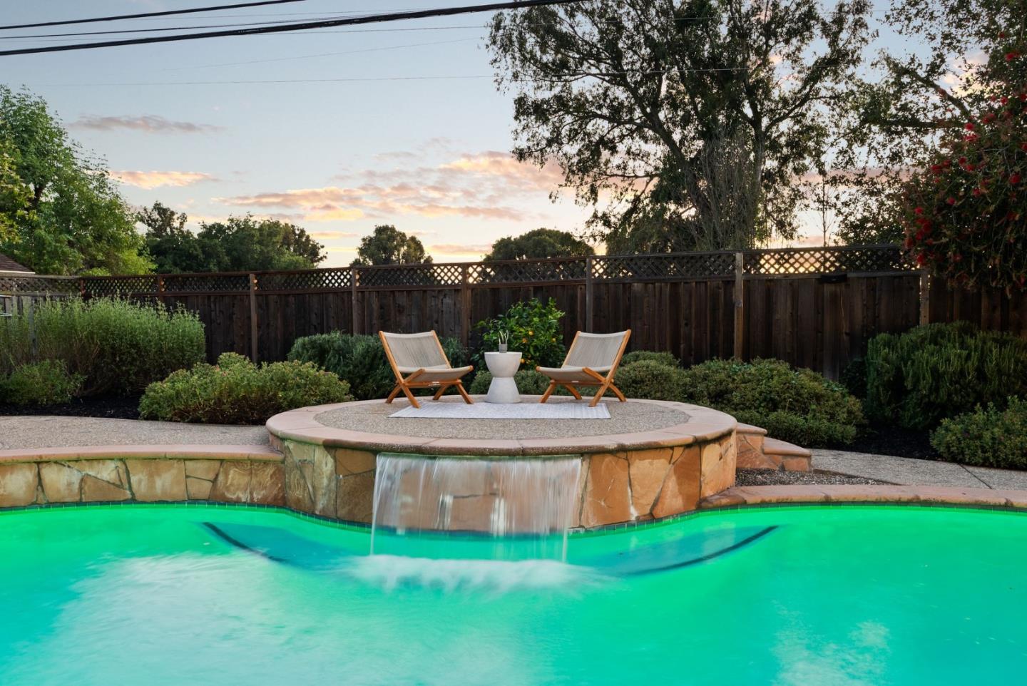 953 West Cardinal Drive