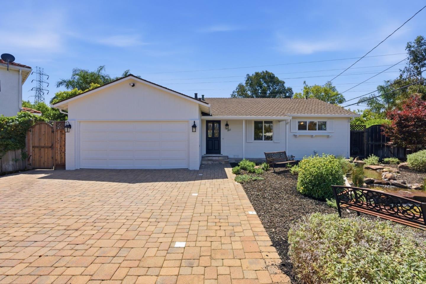 953 West Cardinal Drive