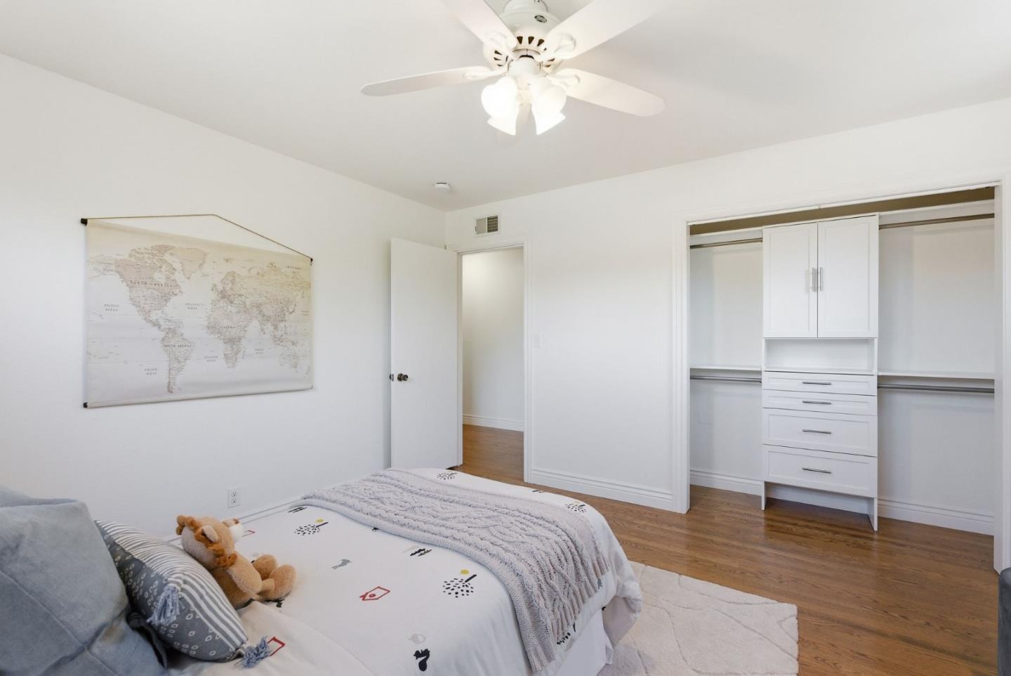 953 West Cardinal Drive