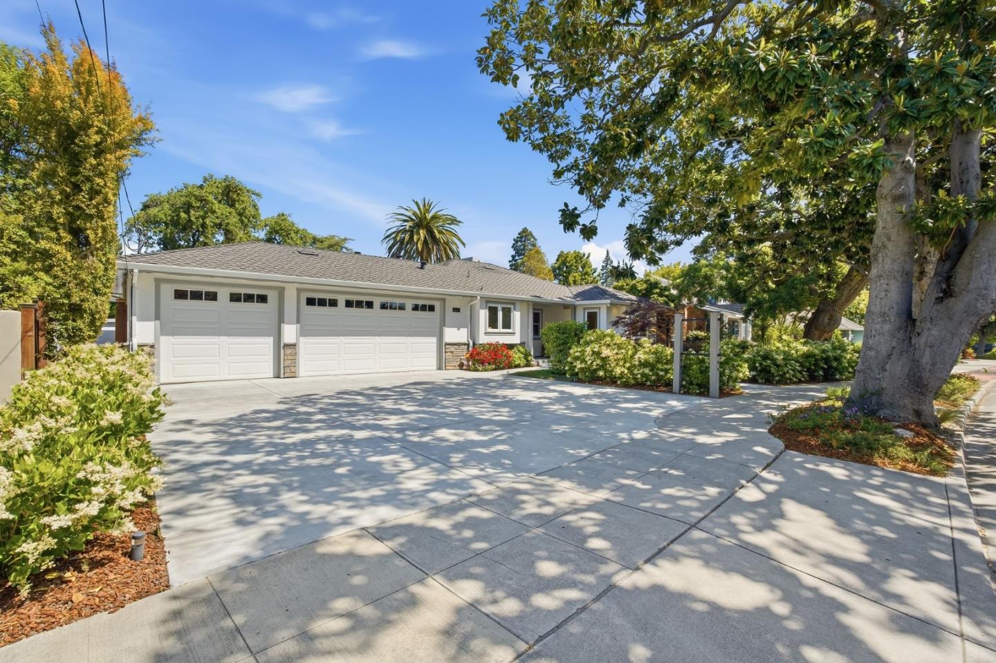 862 Blandford Boulevard