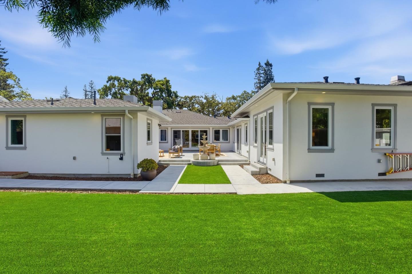 862 Blandford Boulevard