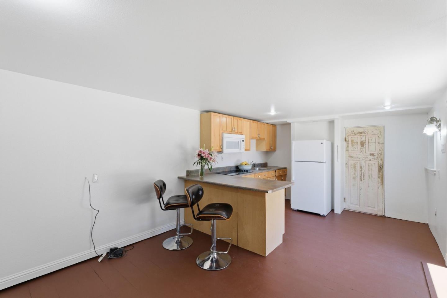 7516 Shady Hollow Drive