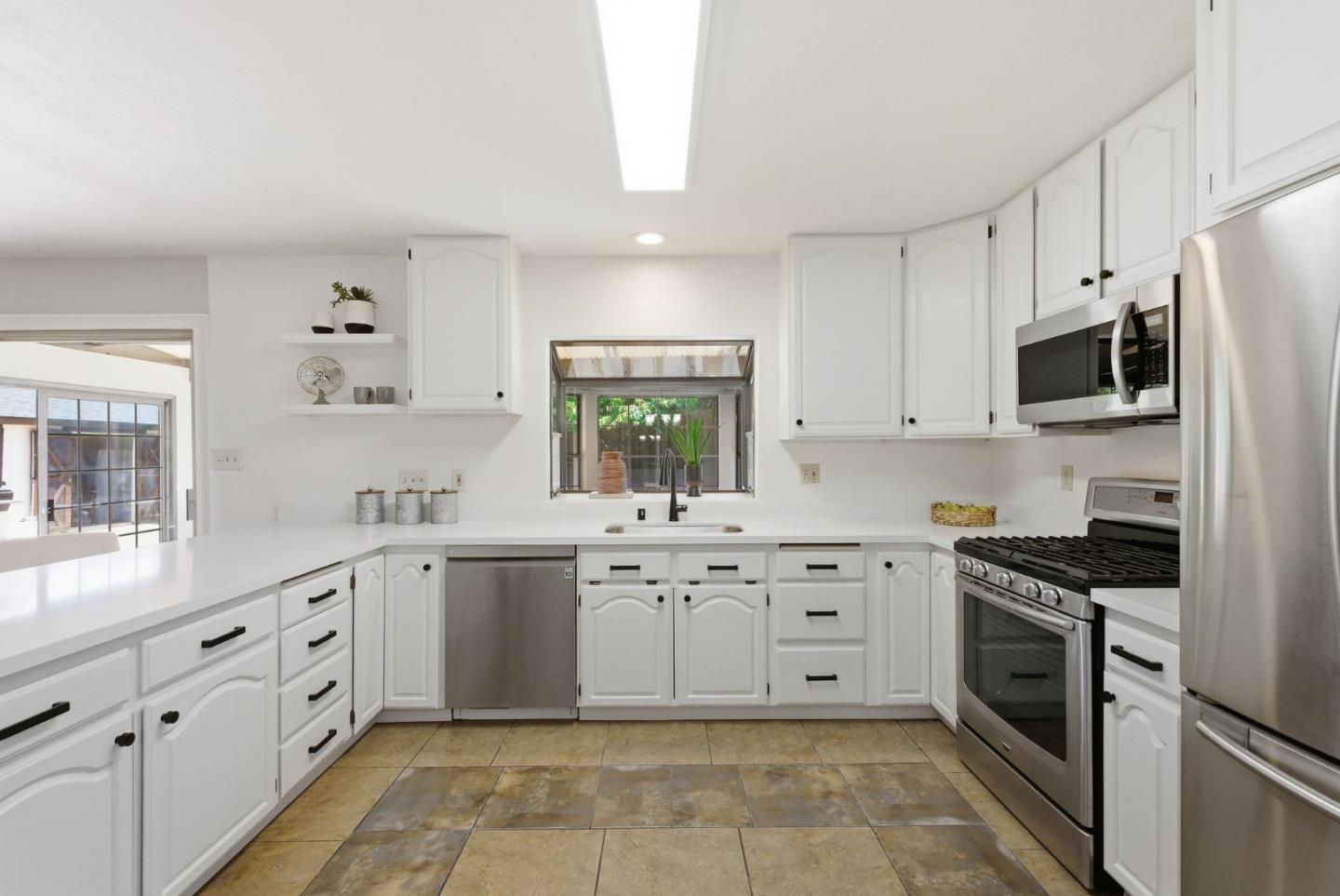 7516 Shady Hollow Drive