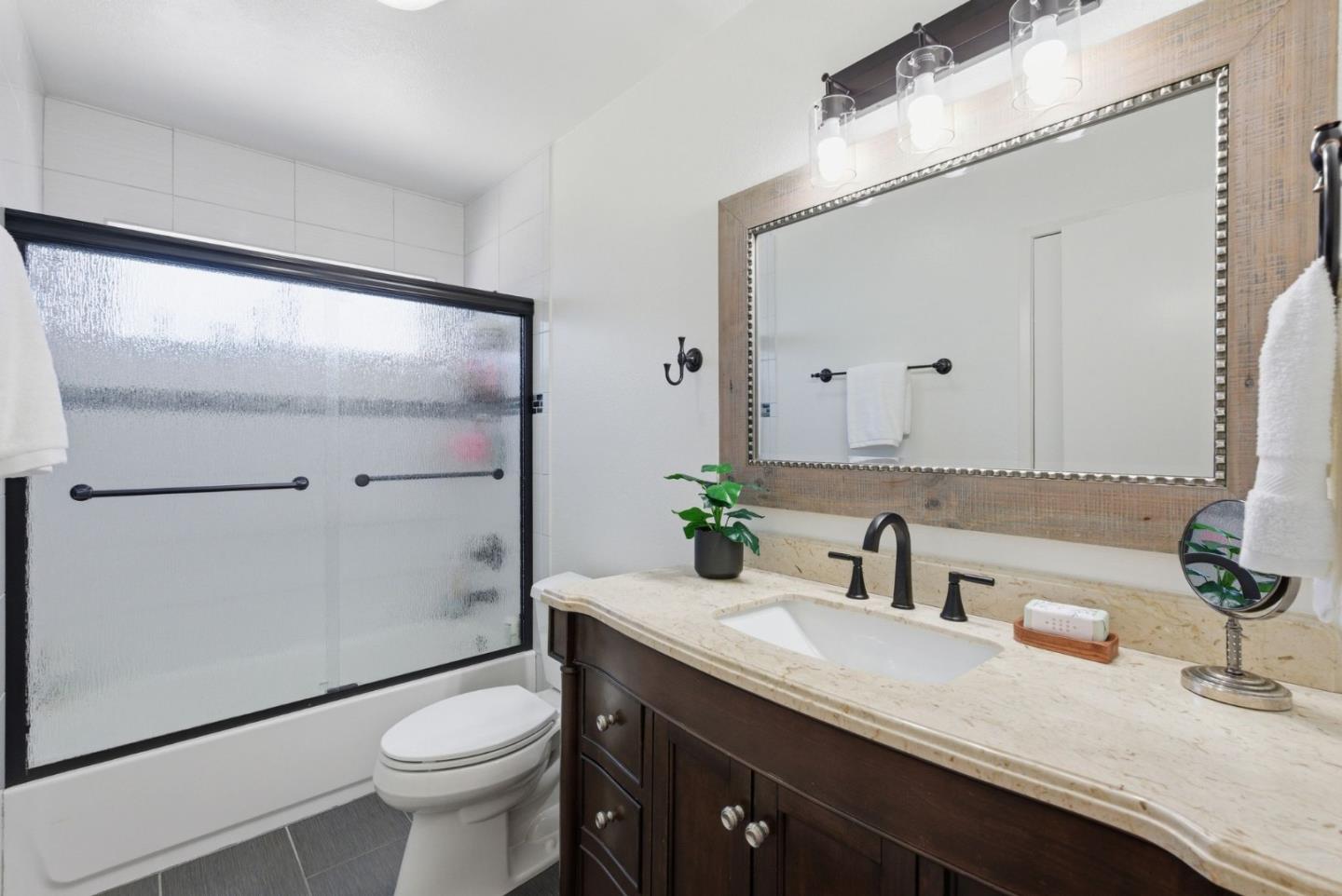 7516 Shady Hollow Drive