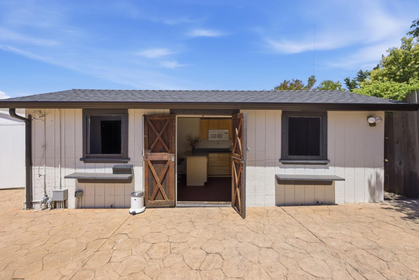 7516 Shady Hollow Drive