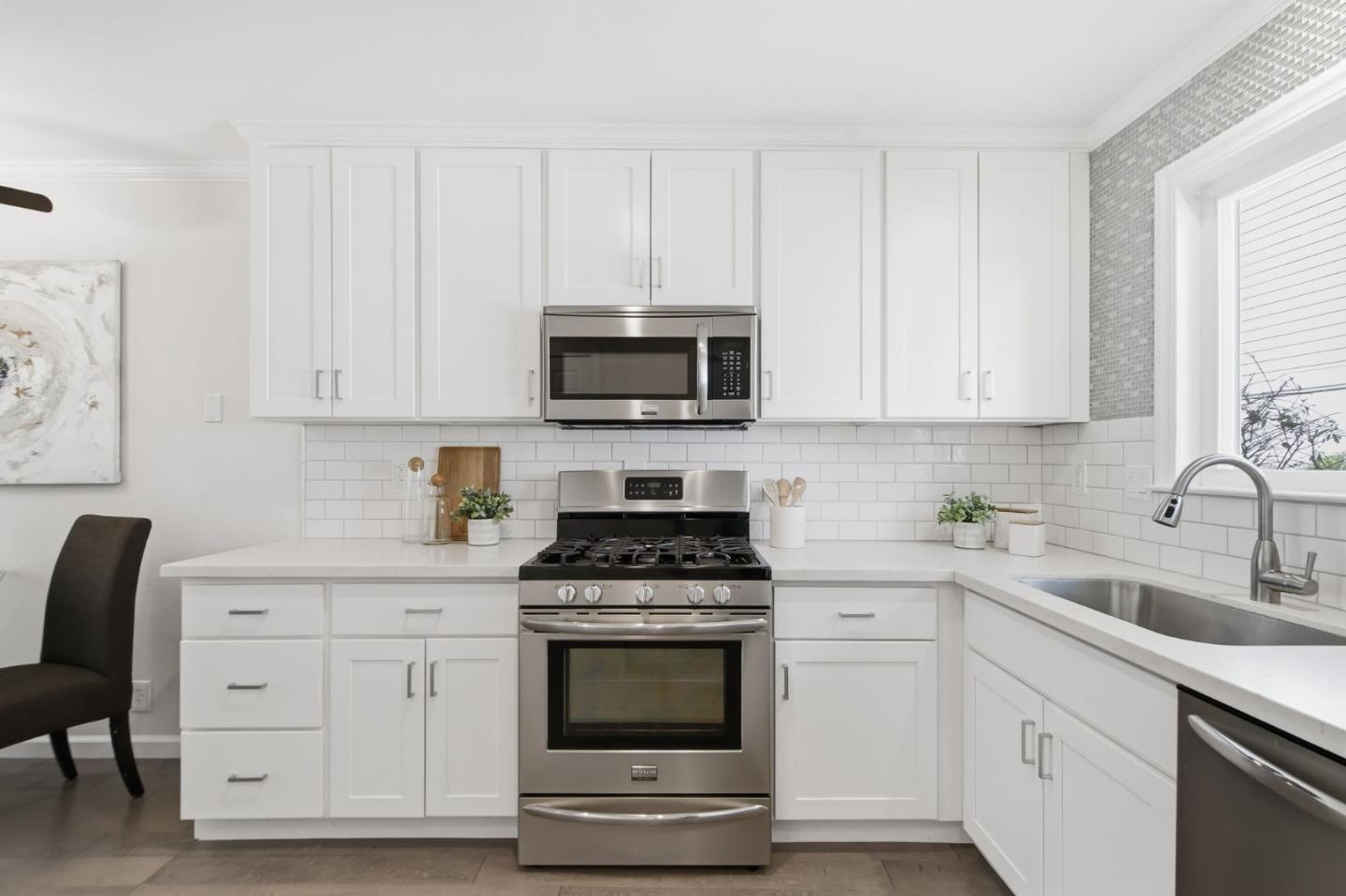 445 Oak AVE