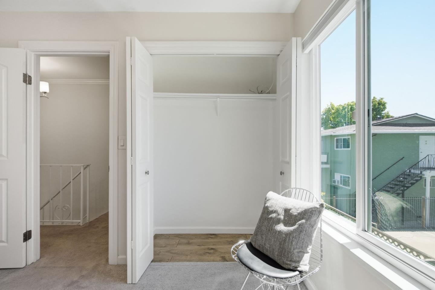 445 Oak AVE