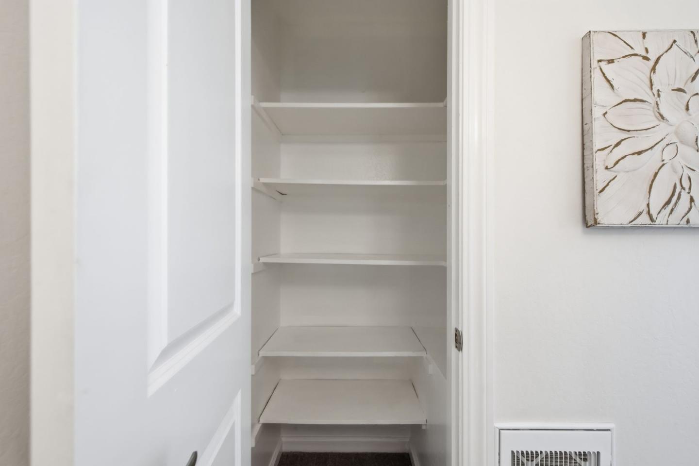 445 Oak AVE