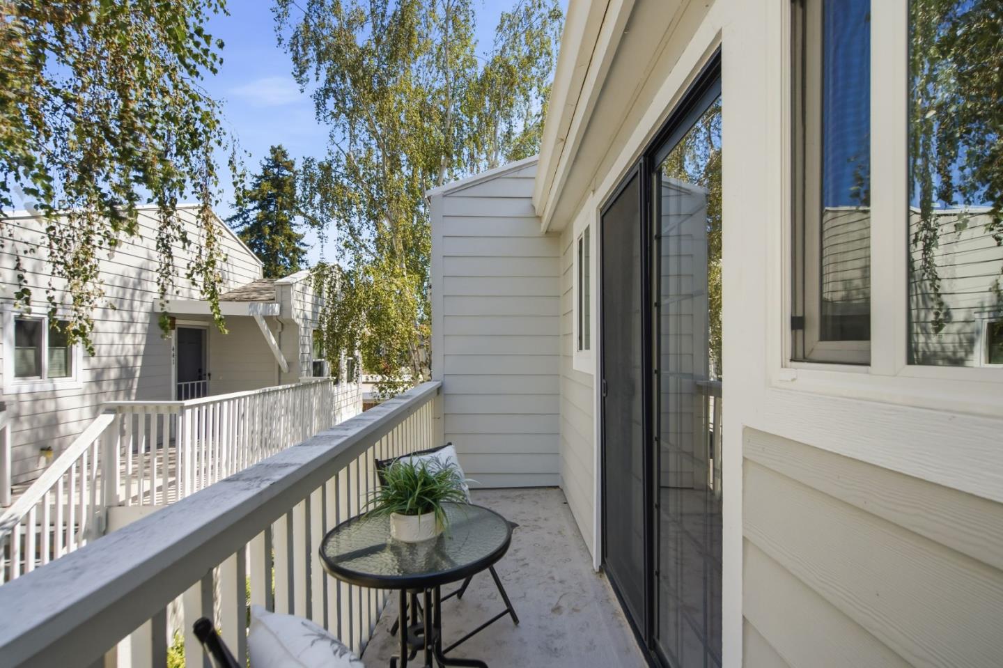 445 Oak AVE