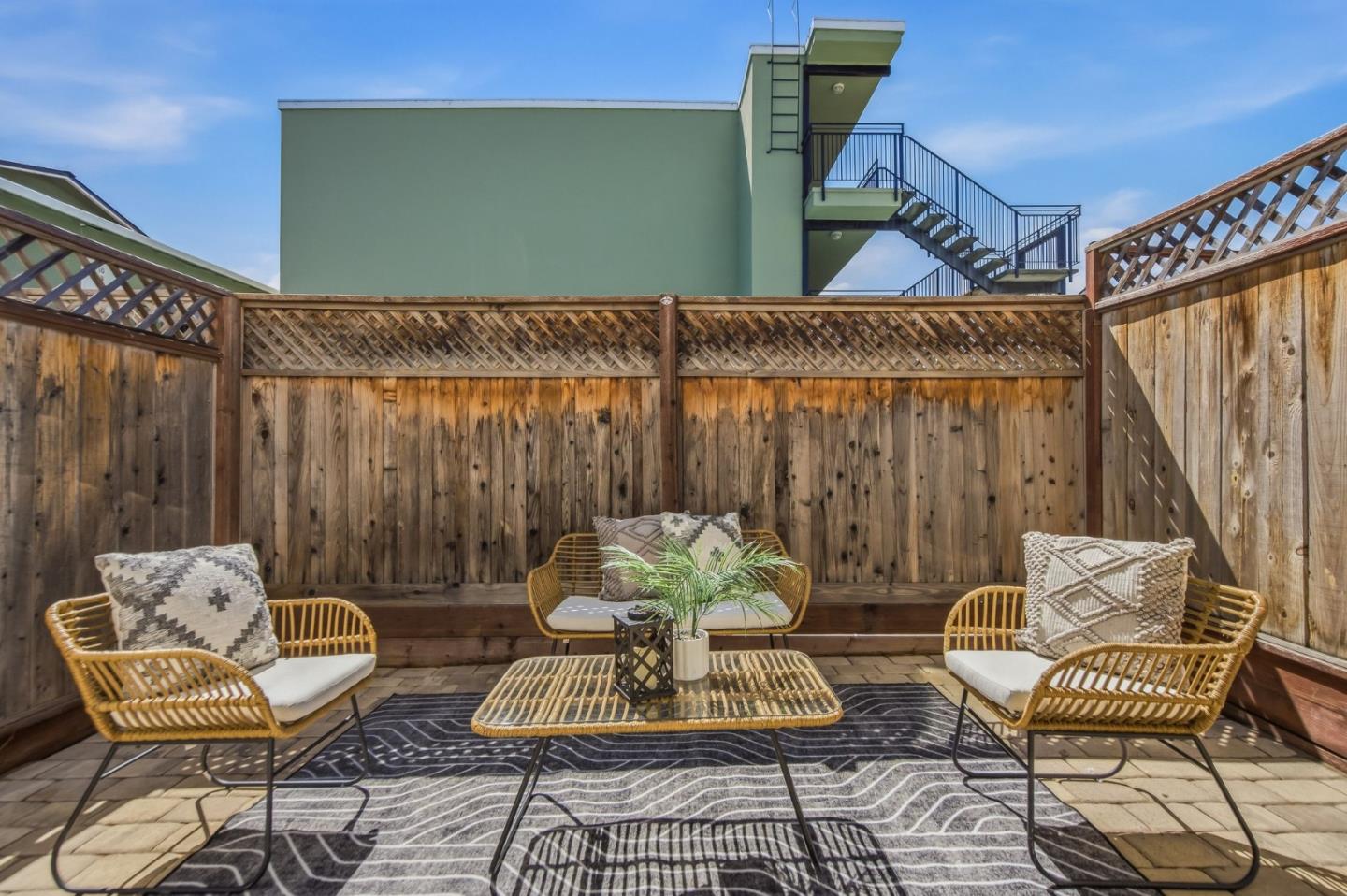 445 Oak AVE