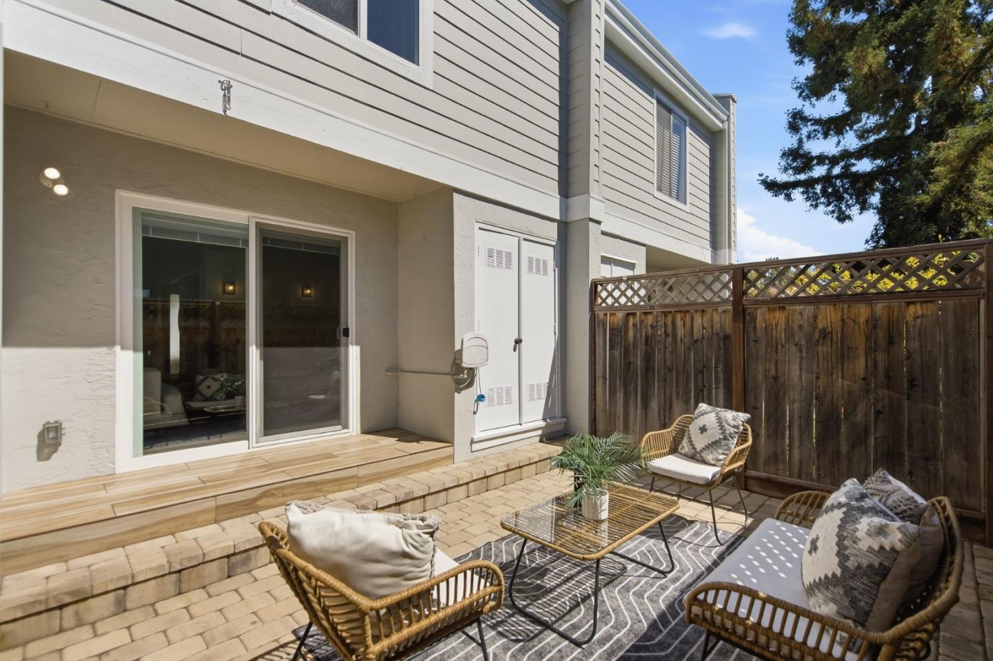 445 Oak AVE
