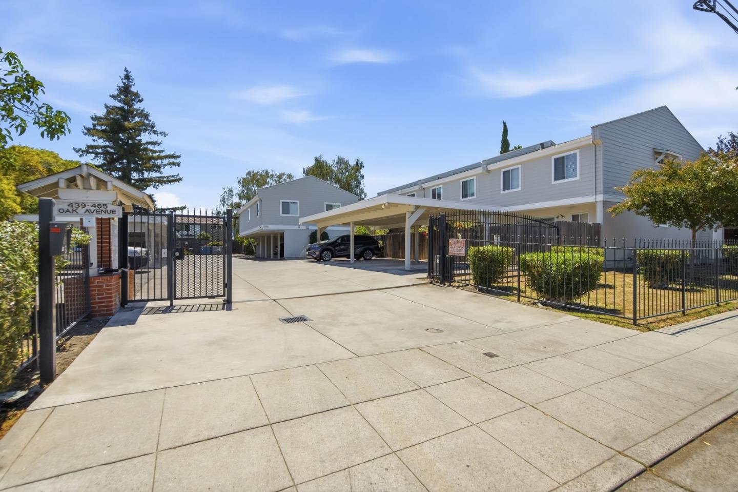 445 Oak AVE