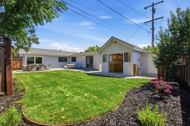 1622 Pecan CT
