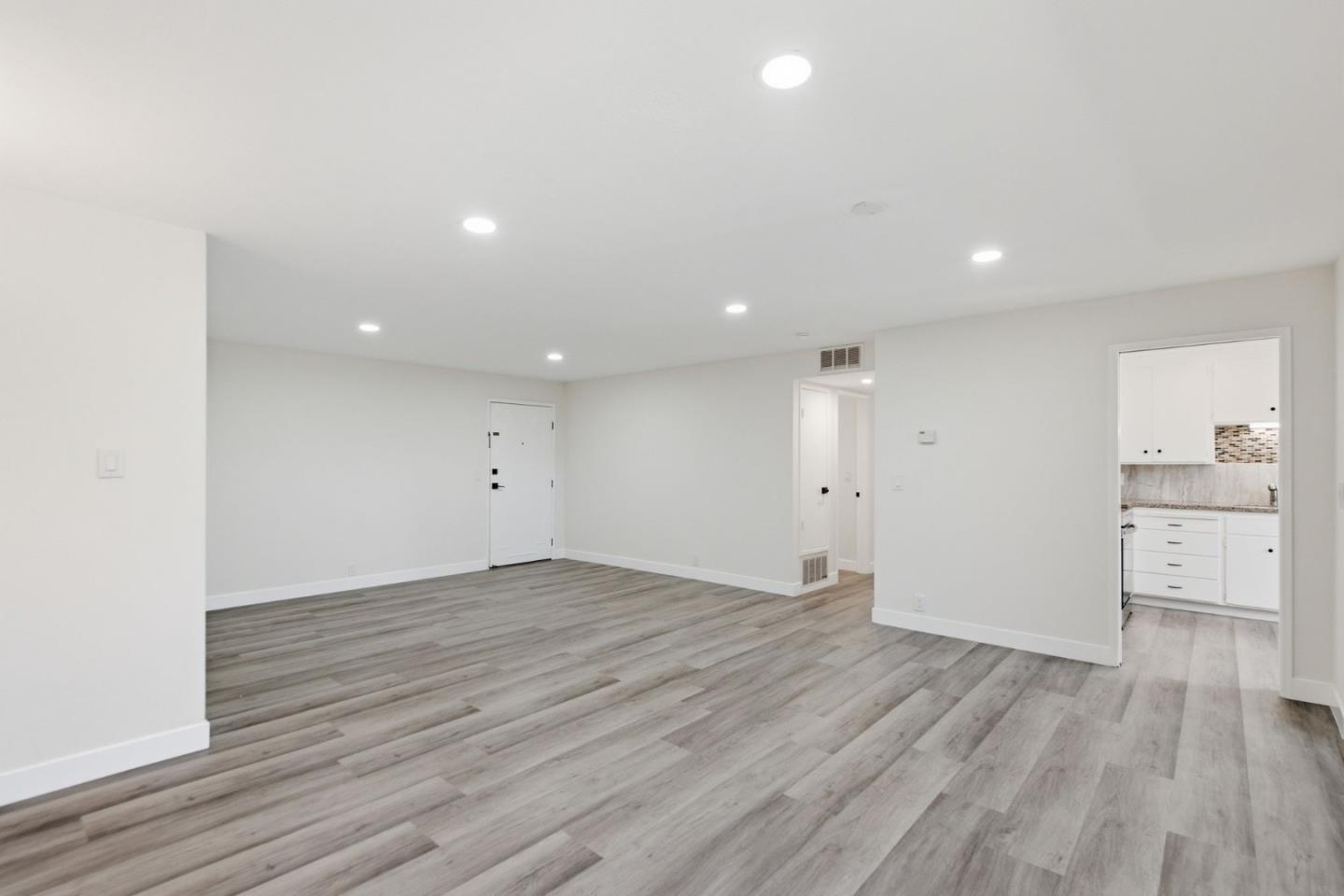 1458 Hudson ST 302