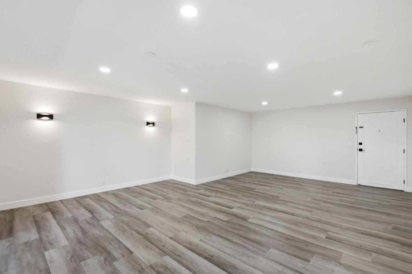 1458 Hudson ST 302