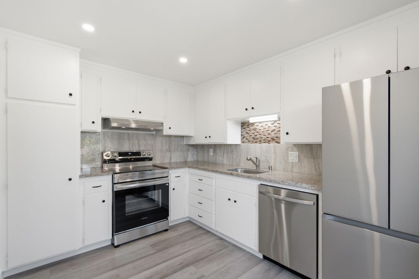 1458 Hudson ST 302