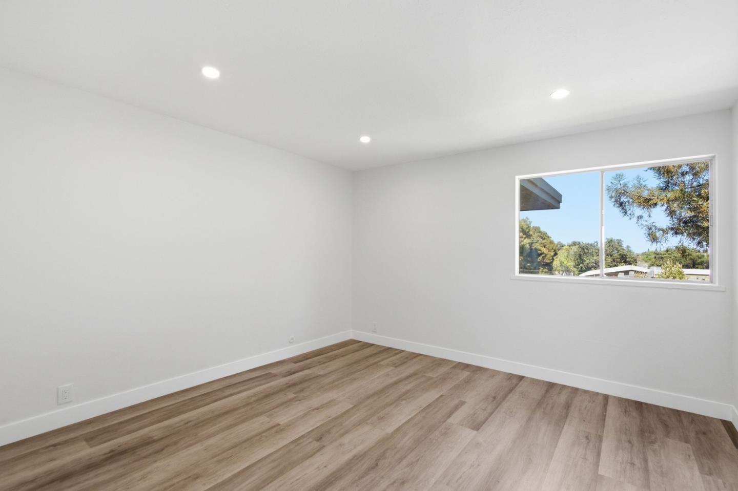 1458 Hudson ST 302