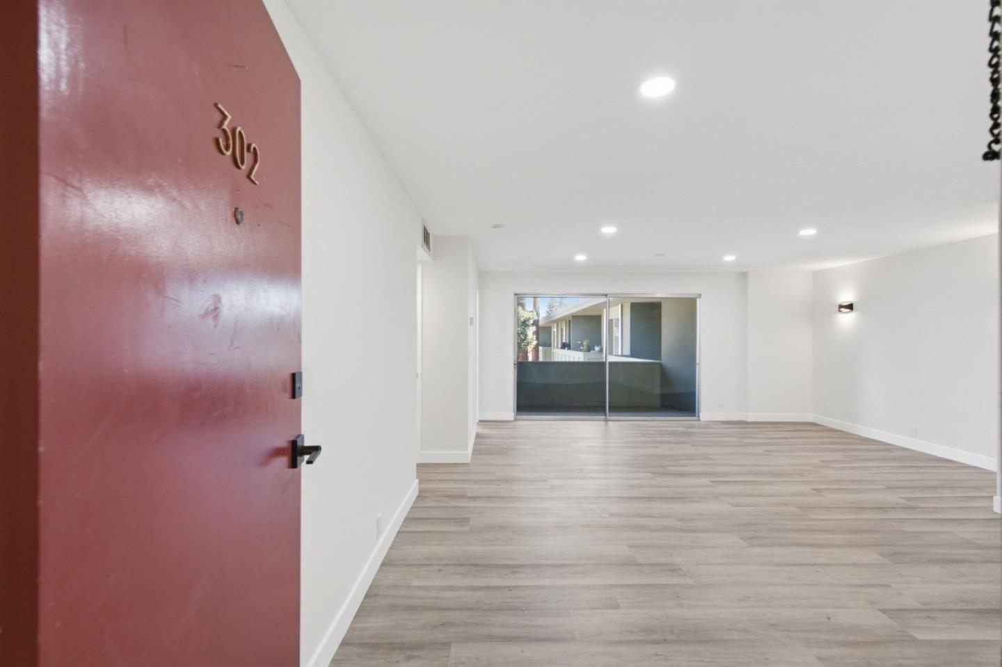 1458 Hudson ST 302