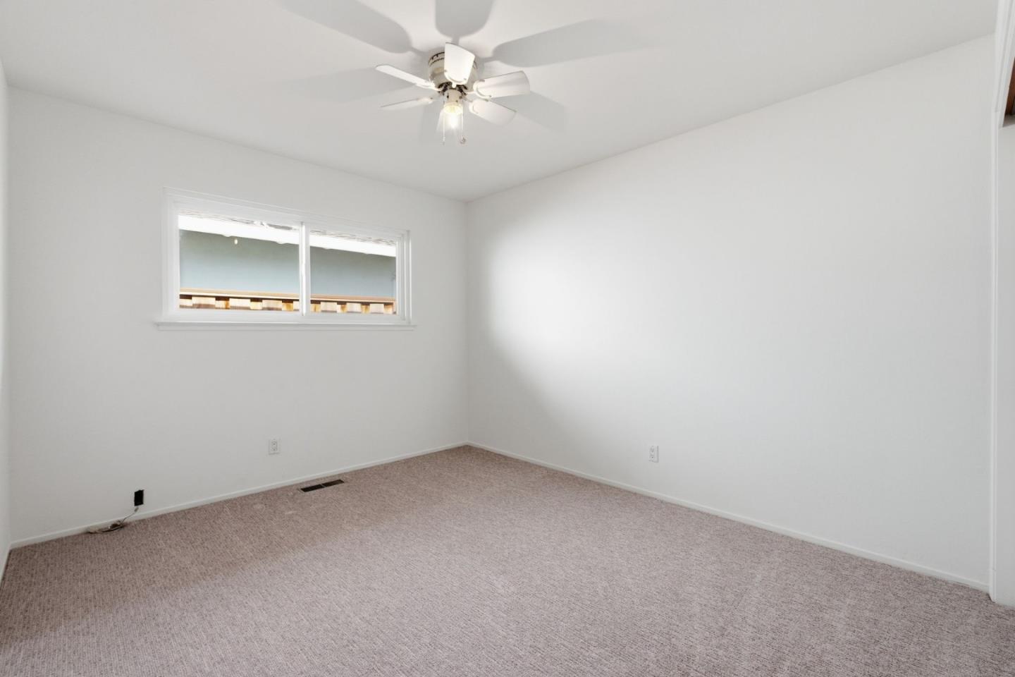 1519 Hawes CT