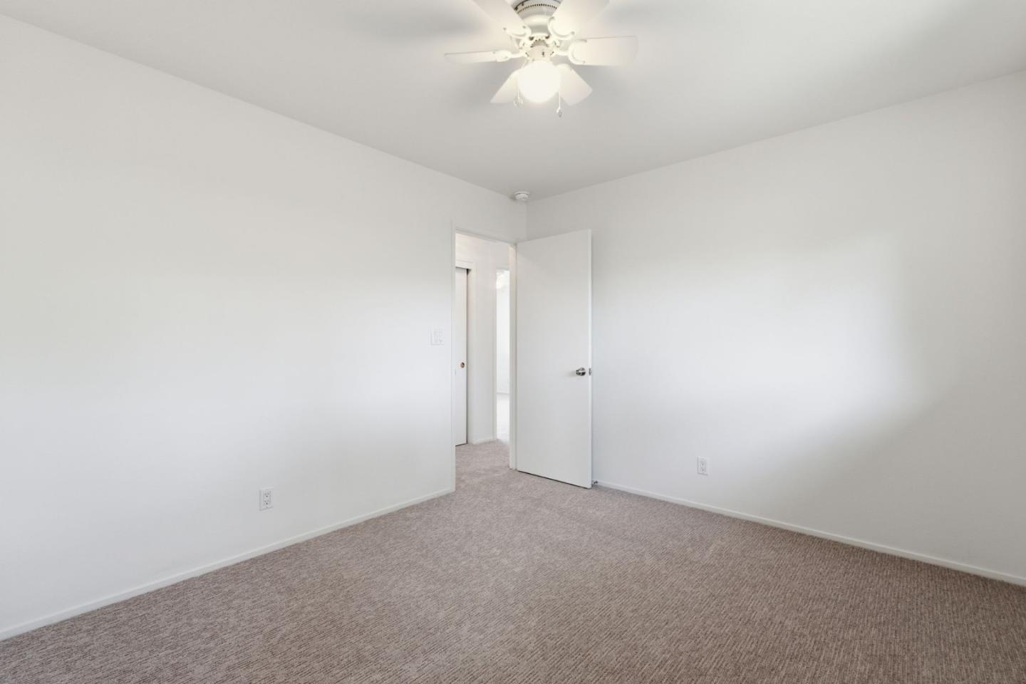 1519 Hawes CT