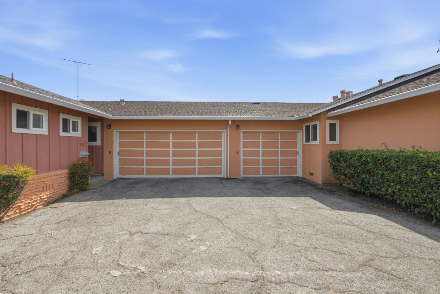 1519 Hawes CT