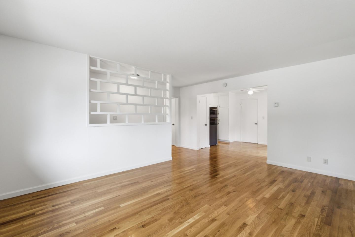 1519 Hawes CT