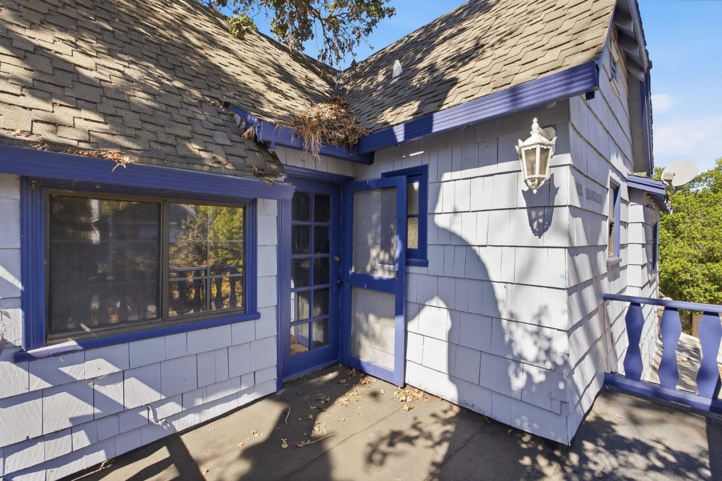 655 Embarcadero RD