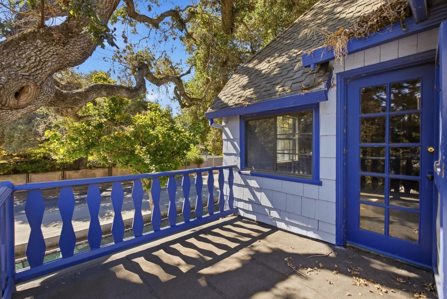 655 Embarcadero RD