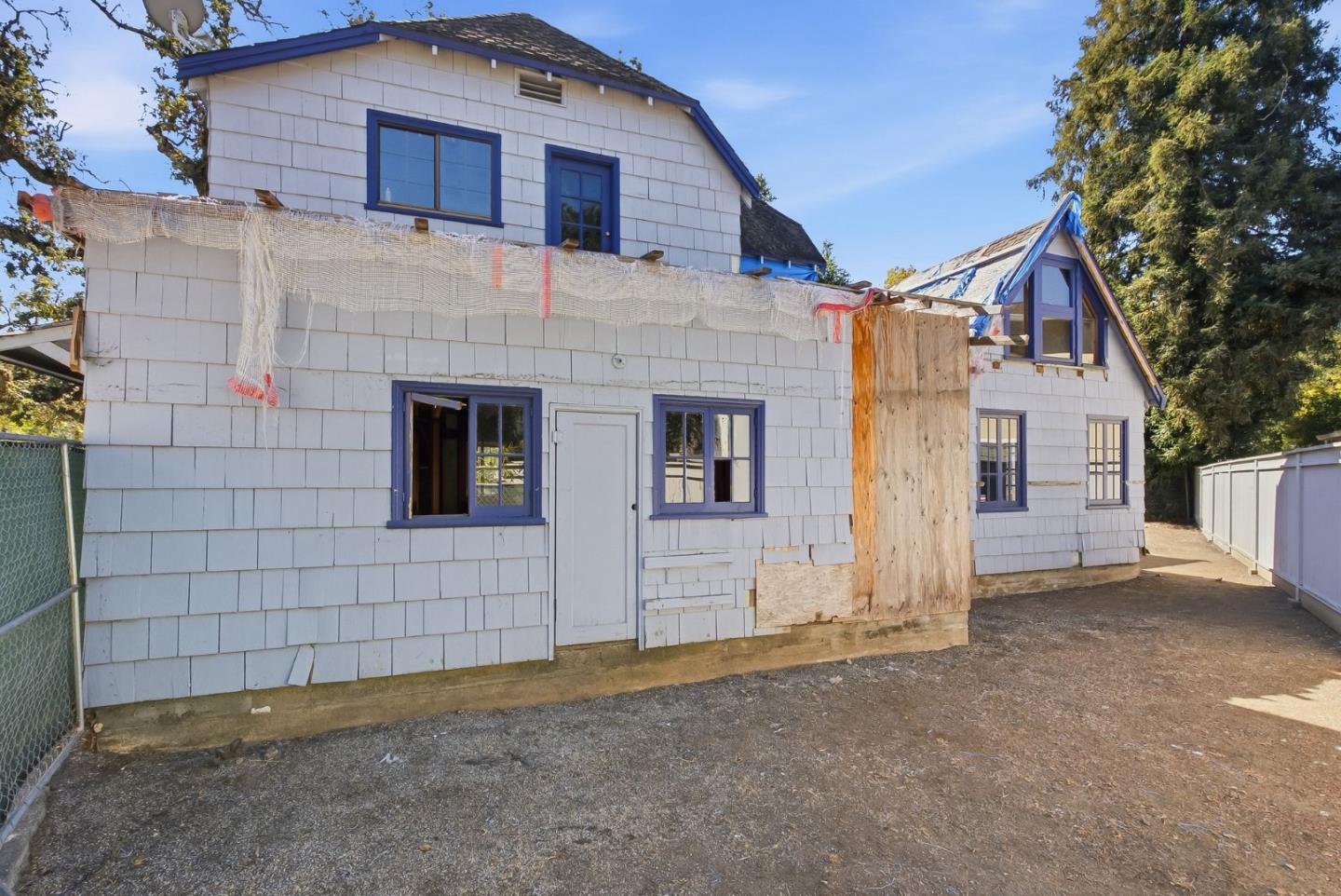 655 Embarcadero RD