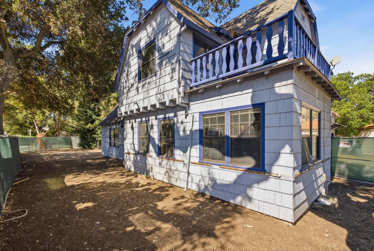 655 Embarcadero RD