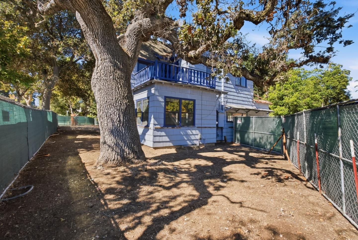655 Embarcadero RD