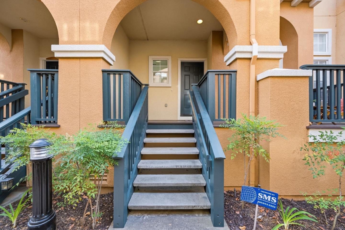 105 Sydney LN 32