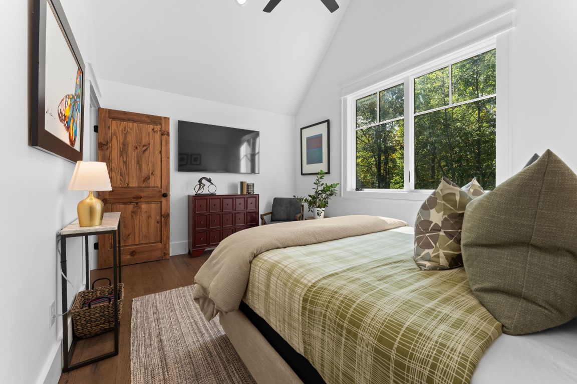 112 Gather Point Road