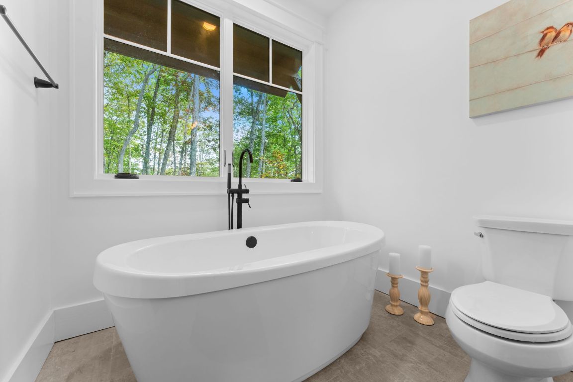 112 Gather Point Road