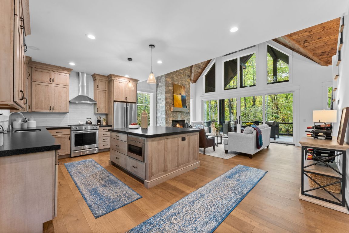 112 Gather Point Road