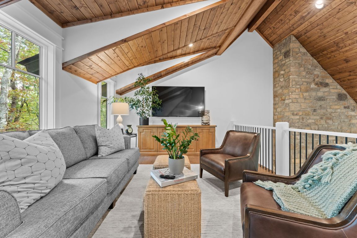 112 Gather Point Road