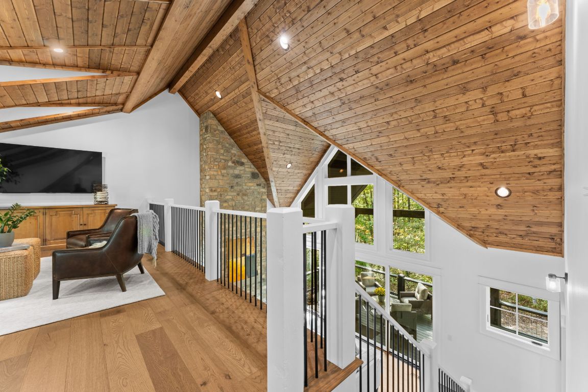 112 Gather Point Road