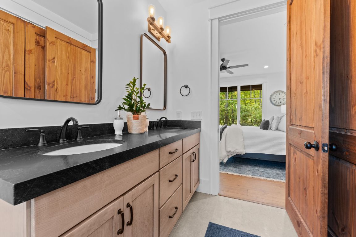 112 Gather Point Road