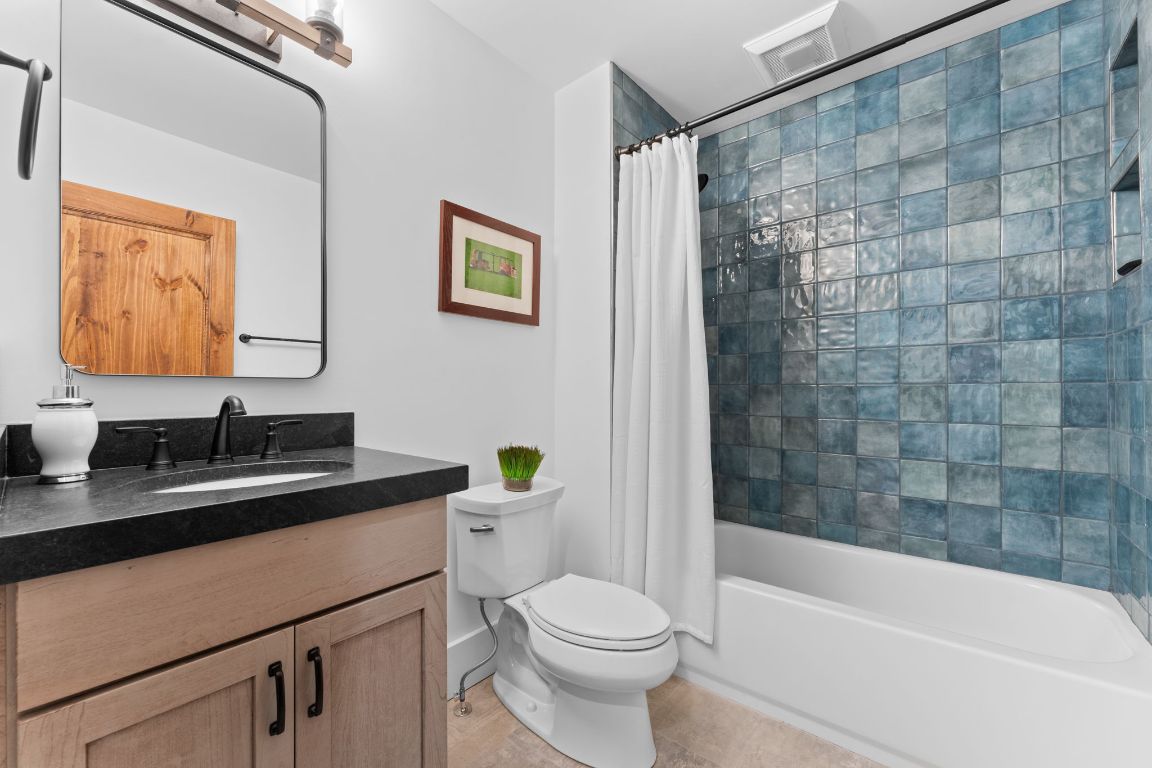 112 Gather Point Road