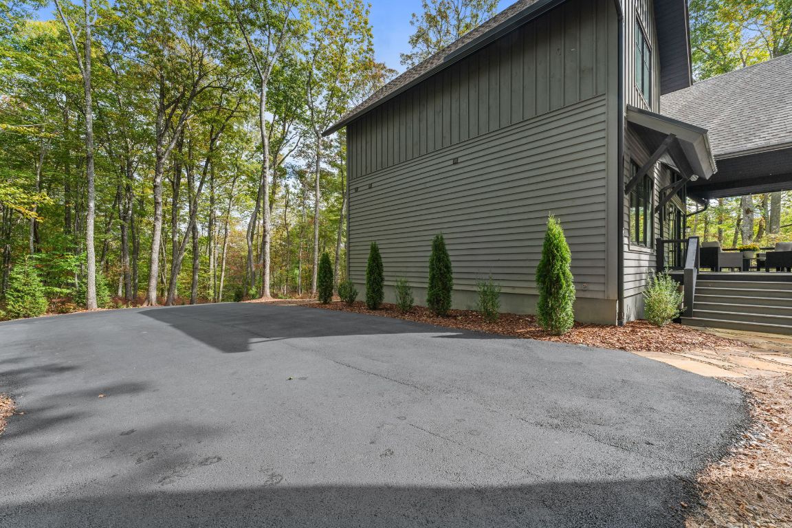 112 Gather Point Road